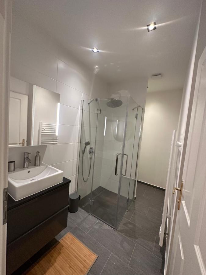 Lion'S Rooms N Apartments Вена Экстерьер фото